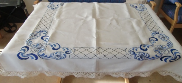 M778M Superb linen tablecloth in blue stitch embroider